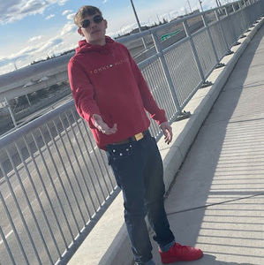 Meet your Posher, Cameron